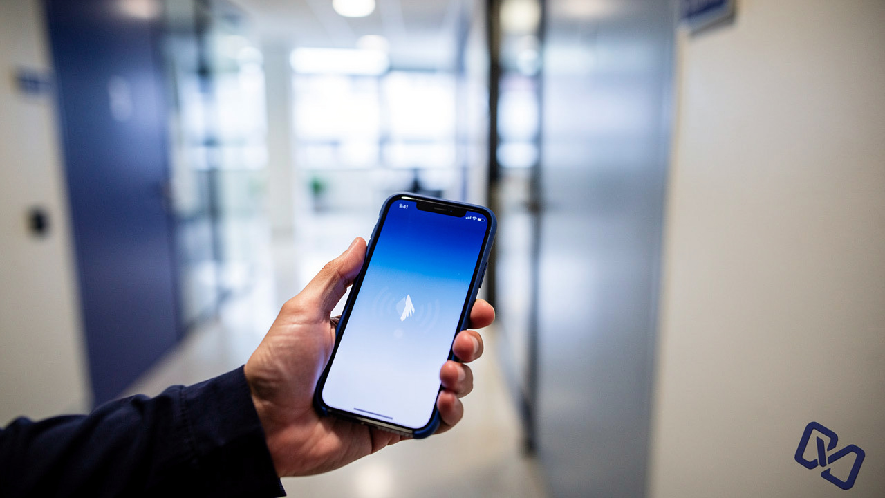 Person turning hallway corner losing wireless signal